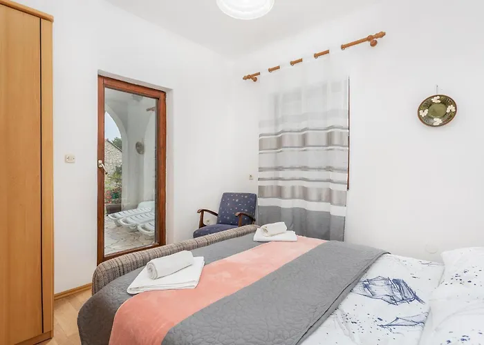Appartamento Awesome In With Wifi Malinska