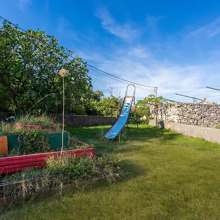 Apartman Front In With Wifi Malinska