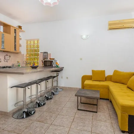 Apartman Front In With Wifi